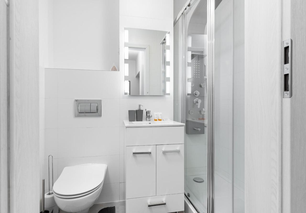 Studio City Center Zlota Street By Renters Warsaw Ngoại thất bức ảnh
